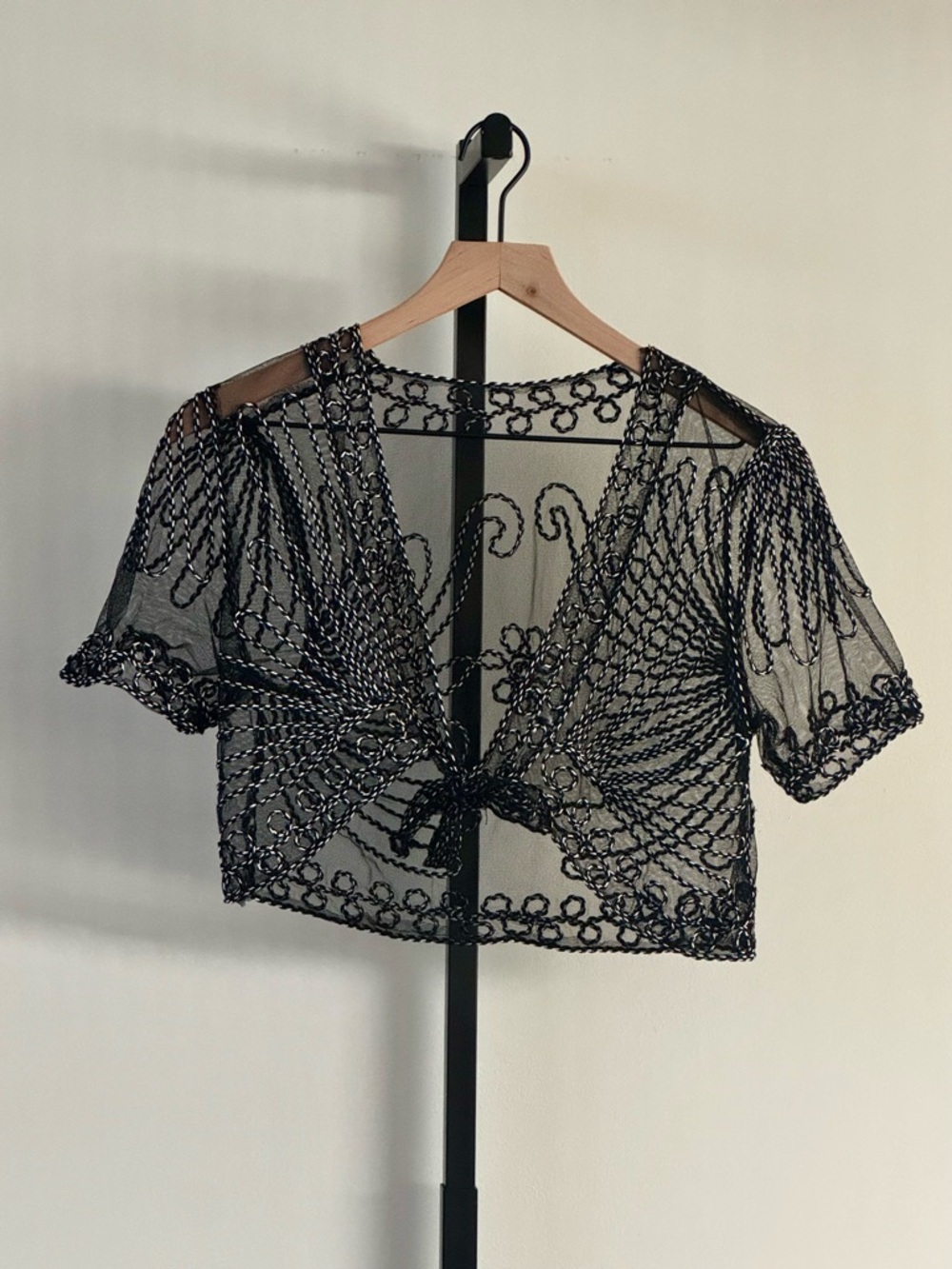 Vintage Y2K Mesh Embroidered Bolero Tie Front